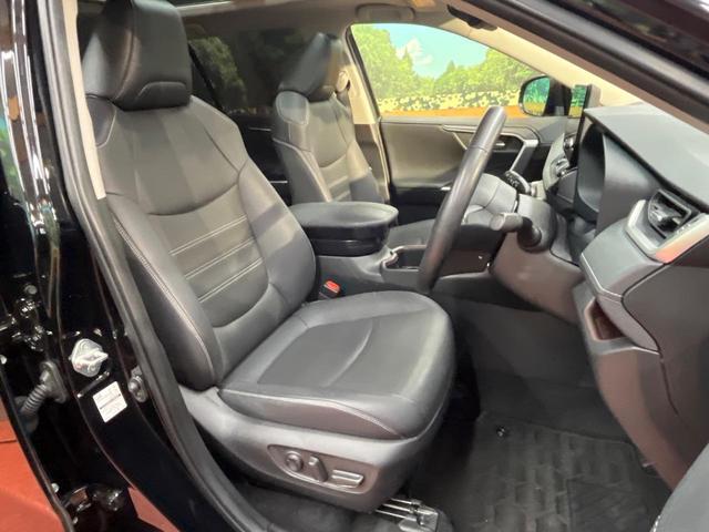 ＲＡＶ４ ハイブリッドＧ　４ＷＤ　サンルーフ　ＴＲＤエアロ　全周囲カメラ　レーダークルーズ　禁煙車　パワーバックドア　シートヒーター　シートエアコン　パワーシート　ドラレコ　コーナーセンサー　レーンキープ（8枚目）