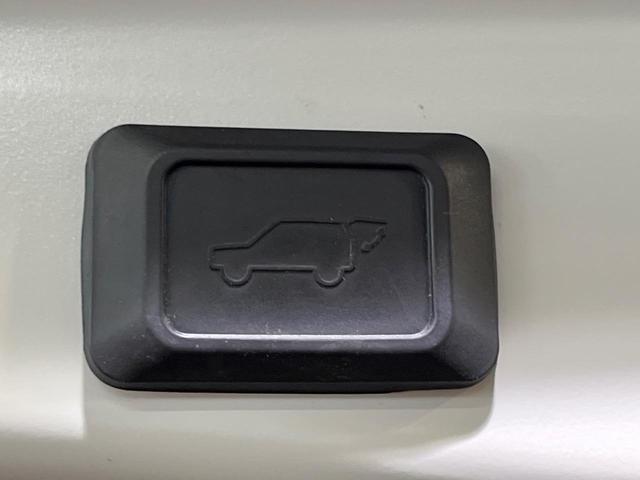ＲＡＶ４ ハイブリッドＧ　４ＷＤ　９型純正ナビ付ディスプレイオーディオ　全周囲カメラ　プリクラッシュセーフティ　レーダークルーズ　禁煙車　パワーバックドア　合皮シート　前席シートヒーター　運転席パワーシート　前後ドラレコ（7枚目）