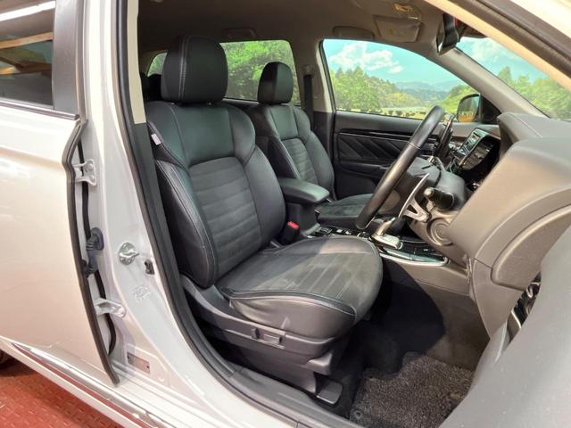 アウトランダーＰＨＥＶ Ｇ　４ＷＤ　ナビ　全周囲カメラ　Ｅアシスト　１００Ｖ電源　レーダークルーズ　禁煙車　電動リアゲート　ハーフレザーシート　パワーシート　シートヒーター　ドラレコ　コーナーセンサー　ＬＥＤヘッド　ＥＴＣ（8枚目）