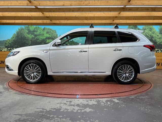 アウトランダーＰＨＥＶ Ｇ　４ＷＤ　ナビ　全周囲カメラ　Ｅアシスト　１００Ｖ電源　レーダークルーズ　禁煙車　電動リアゲート　ハーフレザーシート　パワーシート　シートヒーター　ドラレコ　コーナーセンサー　ＬＥＤヘッド　ＥＴＣ（25枚目）