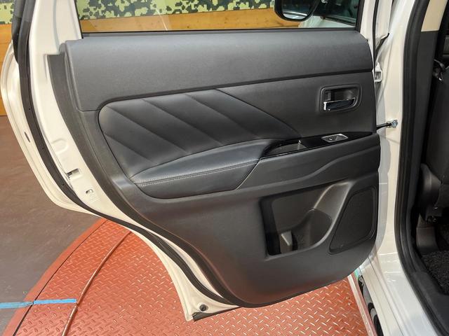 アウトランダーＰＨＥＶ Ｇ　４ＷＤ　ナビ　全周囲カメラ　Ｅアシスト　１００Ｖ電源　レーダークルーズ　禁煙車　電動リアゲート　ハーフレザーシート　パワーシート　シートヒーター　ドラレコ　コーナーセンサー　ＬＥＤヘッド　ＥＴＣ（69枚目）