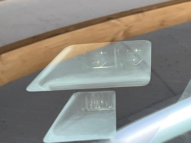 CX-5 XD Lパッケージ 4WD 純正ナビ サイド・バックカメラ 本革シート 衝突軽減ブレーキ 禁煙車 前席シートヒーター 運転席パワーシート スマートキー HIDヘッド ETC オートライト 純正19インチアルミ(5枚目)