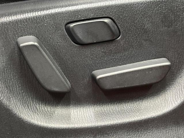 CX-5 XD Lパッケージ 4WD 純正ナビ サイド・バックカメラ 本革シート 衝突軽減ブレーキ 禁煙車 前席シートヒーター 運転席パワーシート スマートキー HIDヘッド ETC オートライト 純正19インチアルミ(7枚目)