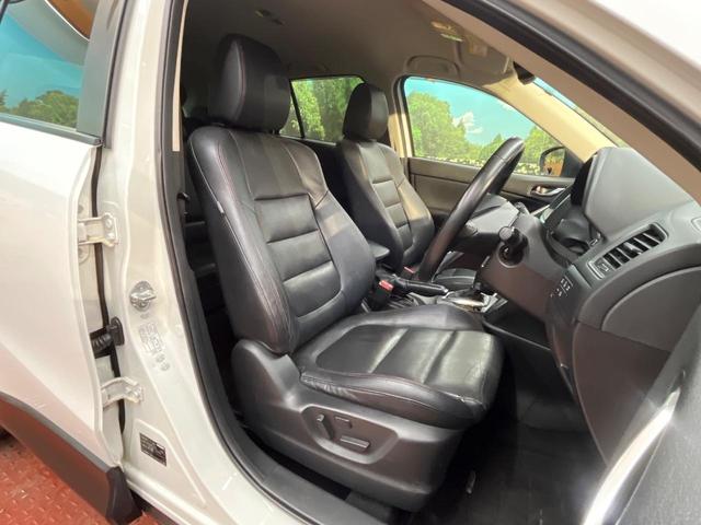 CX-5 XD Lパッケージ 4WD 純正ナビ サイド・バックカメラ 本革シート 衝突軽減ブレーキ 禁煙車 前席シートヒーター 運転席パワーシート スマートキー HIDヘッド ETC オートライト 純正19インチアルミ(8枚目)