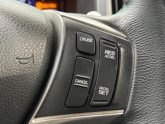 ステップワゴンスパーダ Ｚ　クールスピリット　４ＷＤ　両側電動スライド　９型純正ナビ　バックカメラ　禁煙車　ハーフレザーシート　スマートキー　ＨＩＤヘッド　ＥＴＣ　クルコン　オートライト　オートエアコン　１６インチＡＷ　Ｂｌｕｅｔｏｏｔｈ再生（7枚目）