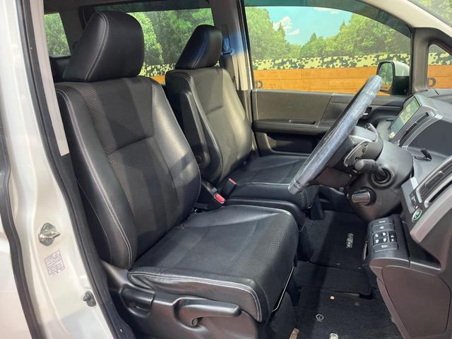 ステップワゴンスパーダ Ｚ　クールスピリット　４ＷＤ　両側電動スライド　９型純正ナビ　バックカメラ　禁煙車　ハーフレザーシート　スマートキー　ＨＩＤヘッド　ＥＴＣ　クルコン　オートライト　オートエアコン　１６インチＡＷ　Ｂｌｕｅｔｏｏｔｈ再生（8枚目）