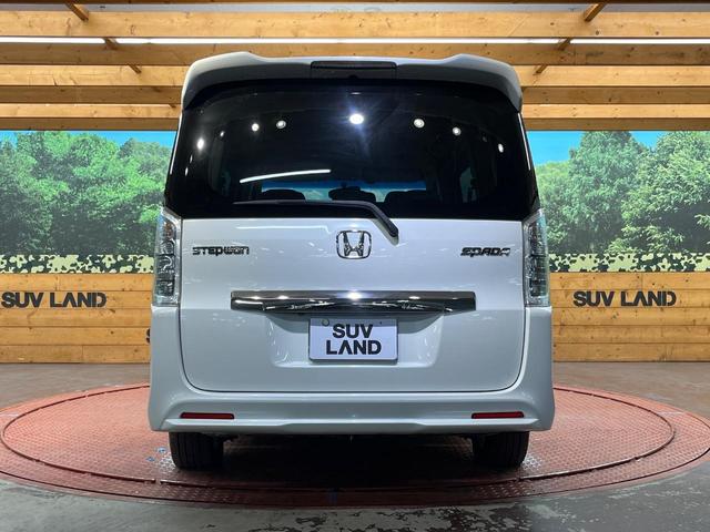 ステップワゴンスパーダ Ｚ　クールスピリット　４ＷＤ　両側電動スライド　９型純正ナビ　バックカメラ　禁煙車　ハーフレザーシート　スマートキー　ＨＩＤヘッド　ＥＴＣ　クルコン　オートライト　オートエアコン　１６インチＡＷ　Ｂｌｕｅｔｏｏｔｈ再生（16枚目）