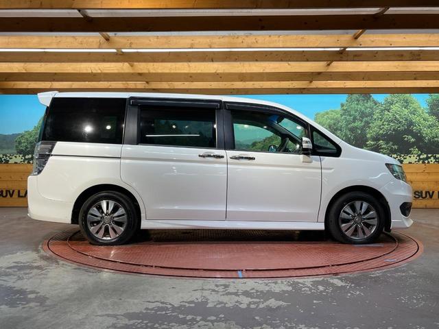 ステップワゴンスパーダ Ｚ　クールスピリット　４ＷＤ　両側電動スライド　９型純正ナビ　バックカメラ　禁煙車　ハーフレザーシート　スマートキー　ＨＩＤヘッド　ＥＴＣ　クルコン　オートライト　オートエアコン　１６インチＡＷ　Ｂｌｕｅｔｏｏｔｈ再生（28枚目）