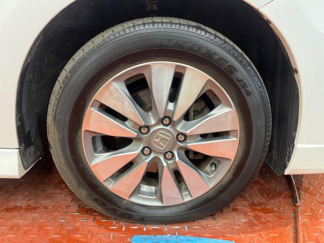 ステップワゴンスパーダ Ｚ　クールスピリット　４ＷＤ　両側電動スライド　９型純正ナビ　バックカメラ　禁煙車　ハーフレザーシート　スマートキー　ＨＩＤヘッド　ＥＴＣ　クルコン　オートライト　オートエアコン　１６インチＡＷ　Ｂｌｕｅｔｏｏｔｈ再生（30枚目）