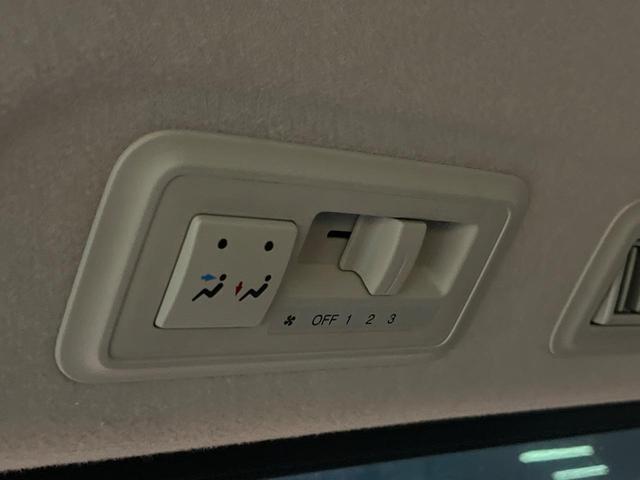 ステップワゴンスパーダ Ｚ　クールスピリット　４ＷＤ　両側電動スライド　９型純正ナビ　バックカメラ　禁煙車　ハーフレザーシート　スマートキー　ＨＩＤヘッド　ＥＴＣ　クルコン　オートライト　オートエアコン　１６インチＡＷ　Ｂｌｕｅｔｏｏｔｈ再生（37枚目）