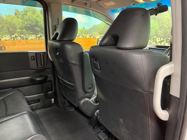 ステップワゴンスパーダ Ｚ　クールスピリット　４ＷＤ　両側電動スライド　９型純正ナビ　バックカメラ　禁煙車　ハーフレザーシート　スマートキー　ＨＩＤヘッド　ＥＴＣ　クルコン　オートライト　オートエアコン　１６インチＡＷ　Ｂｌｕｅｔｏｏｔｈ再生（39枚目）