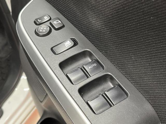 ソリオバンディット ハイブリッドMV 電動スライド SDナビ バックカメラ 禁煙車 運転席シートヒーター スマートキー LEDヘッド ETC オートライト オートエアコン 15AW Bluetooth再生 フルセグ 革巻きステアリング(43枚目)