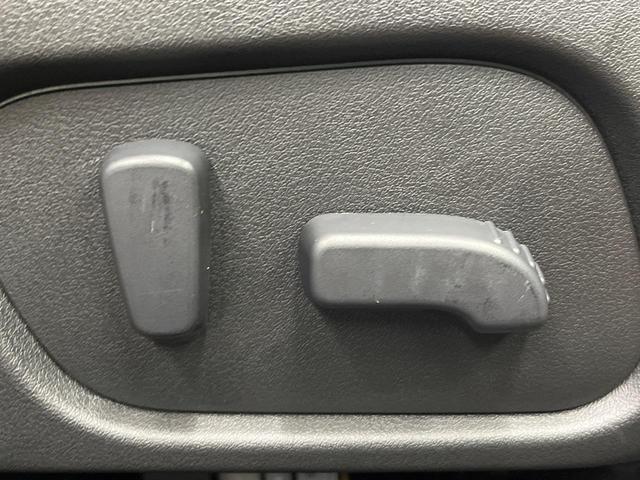 フォレスター ２．０ＸＴ　アイサイト　４ＷＤ　バックカメラ　アイサイト　レーダークルーズ　禁煙車　ハーフレザーシート　シートヒーター　パワーシート　コーナーセンサー　スマートキー　ＨＩＤヘッド　ルーフレール　ディスプレイオーディオ（7枚目）