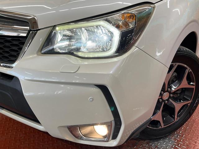 フォレスター ２．０ＸＴ　アイサイト　４ＷＤ　バックカメラ　アイサイト　レーダークルーズ　禁煙車　ハーフレザーシート　シートヒーター　パワーシート　コーナーセンサー　スマートキー　ＨＩＤヘッド　ルーフレール　ディスプレイオーディオ（12枚目）