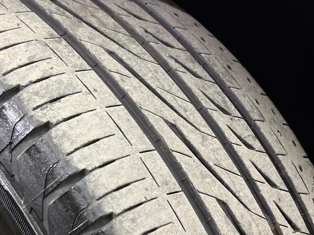 フォレスター ２．０ＸＴ　アイサイト　４ＷＤ　バックカメラ　アイサイト　レーダークルーズ　禁煙車　ハーフレザーシート　シートヒーター　パワーシート　コーナーセンサー　スマートキー　ＨＩＤヘッド　ルーフレール　ディスプレイオーディオ（25枚目）