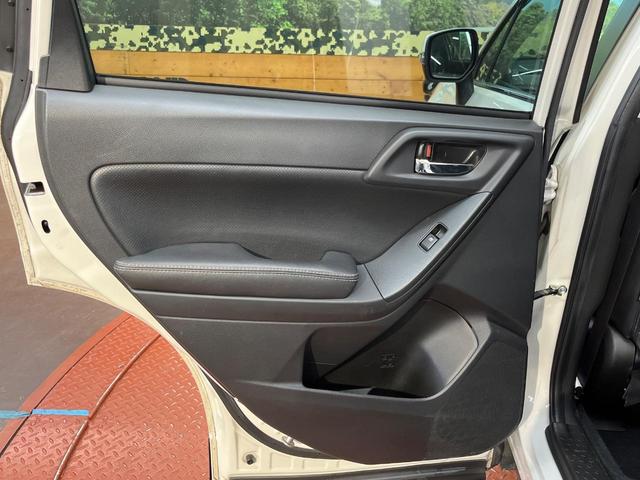 フォレスター ２．０ＸＴ　アイサイト　４ＷＤ　バックカメラ　アイサイト　レーダークルーズ　禁煙車　ハーフレザーシート　シートヒーター　パワーシート　コーナーセンサー　スマートキー　ＨＩＤヘッド　ルーフレール　ディスプレイオーディオ（61枚目）