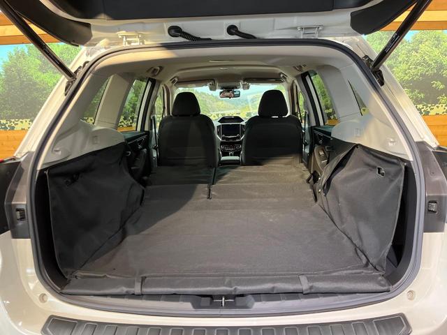 フォレスター アドバンス　４ＷＤ　８型純正ナビ　バックカメラ　アイサイト　レーダークルーズ　禁煙車　パワーバックドア　ハーフレザーシート　シートヒーター　パワーシート　ドラレコ　コーナーセンサー　レーンキープ　スマートキー（10枚目）