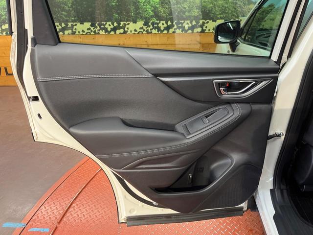 フォレスター アドバンス　４ＷＤ　８型純正ナビ　バックカメラ　アイサイト　レーダークルーズ　禁煙車　パワーバックドア　ハーフレザーシート　シートヒーター　パワーシート　ドラレコ　コーナーセンサー　レーンキープ　スマートキー（63枚目）