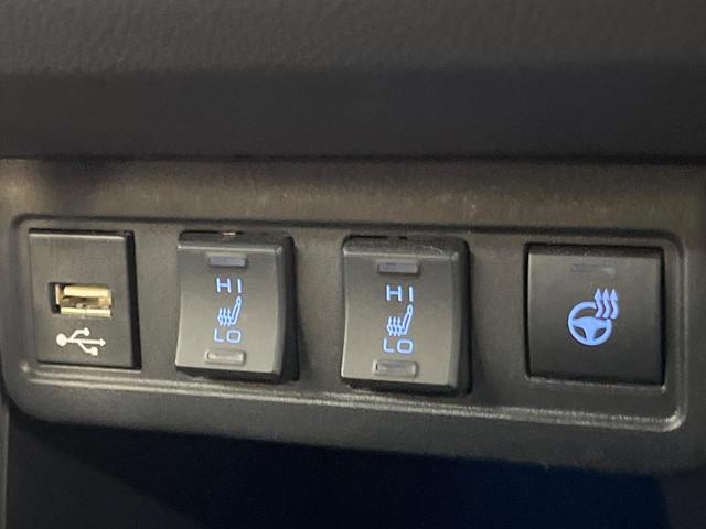 カローラクロス ハイブリッド Z 4WD パノラマルーフ 純正9型ナビ 全周囲カメラ 寒冷地仕様 AC100V電源 トヨタセーフティセンス レーダークルーズ 禁煙車 パワーバックドア ハーフレザーシート 運転席パワーシート ETC(38枚目)