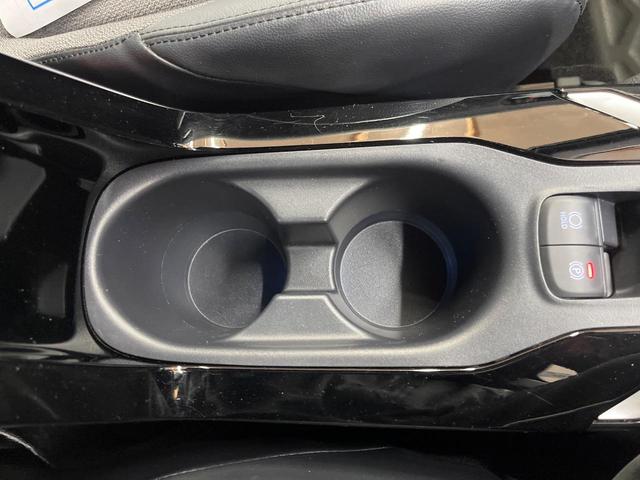 カローラクロス ハイブリッド Z 4WD パノラマルーフ 純正9型ナビ 全周囲カメラ 寒冷地仕様 AC100V電源 トヨタセーフティセンス レーダークルーズ 禁煙車 パワーバックドア ハーフレザーシート 運転席パワーシート ETC(61枚目)