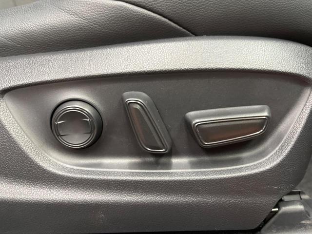 カローラクロス ハイブリッド Z パノラマルーフ 純正10.5型ナビ付ディスプレイオーディオ 全周囲カメラ レーダークルーズ 電動リアゲート ハーフレザーシート パワーシート ドラレコ コーナーセンサー スマートキー LEDヘッド(44枚目)