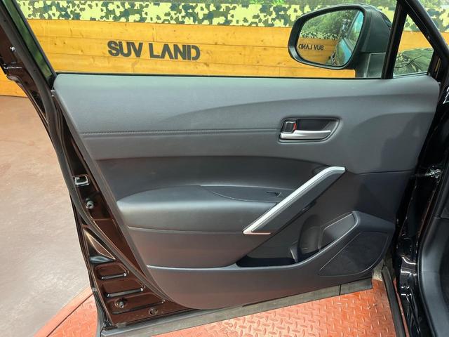 カローラクロス ハイブリッド Z パノラマルーフ 純正10.5型ナビ付ディスプレイオーディオ 全周囲カメラ レーダークルーズ 電動リアゲート ハーフレザーシート パワーシート ドラレコ コーナーセンサー スマートキー LEDヘッド(49枚目)