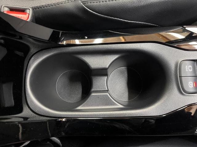 カローラクロス ハイブリッド Z パノラマルーフ 純正10.5型ナビ付ディスプレイオーディオ 全周囲カメラ レーダークルーズ 電動リアゲート ハーフレザーシート パワーシート ドラレコ コーナーセンサー スマートキー LEDヘッド(57枚目)