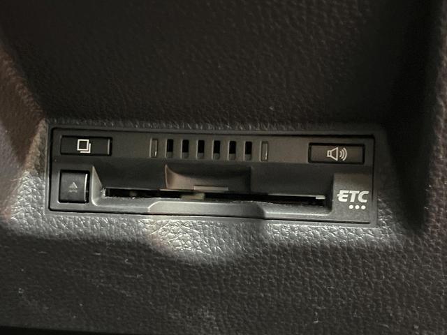 ヤリスクロス G 純正8型ナビ バックカメラ BSM レーダークルーズ セーフティセンス ドラレコ コーナーセンサー スマートキー LEDヘッド ビルトインETC オートハイビーム オートライト オートエアコン(44枚目)