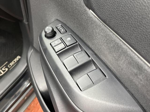 ヤリスクロス G 純正8型ナビ バックカメラ BSM レーダークルーズ セーフティセンス ドラレコ コーナーセンサー スマートキー LEDヘッド ビルトインETC オートハイビーム オートライト オートエアコン(50枚目)