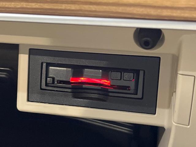 ランドクルーザープラド TX Lパッケージ 4WD 7人乗り サンルーフ 9型BIGX バックカメラ ベージュ革シート ルーフレール 純正19インチアルミ ETC 禁煙車 LEDヘッド オートライト クリアランスソナー レーダークルーズ(7枚目)