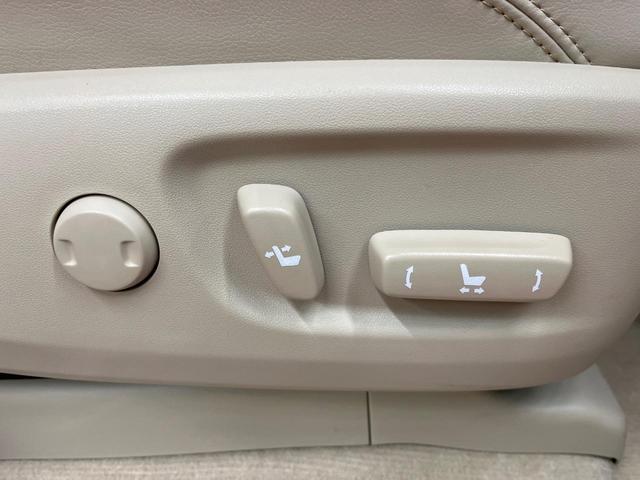 ランドクルーザープラド TX Lパッケージ 4WD 7人乗り サンルーフ 9型BIGX バックカメラ ベージュ革シート ルーフレール 純正19インチアルミ ETC 禁煙車 LEDヘッド オートライト クリアランスソナー レーダークルーズ(42枚目)