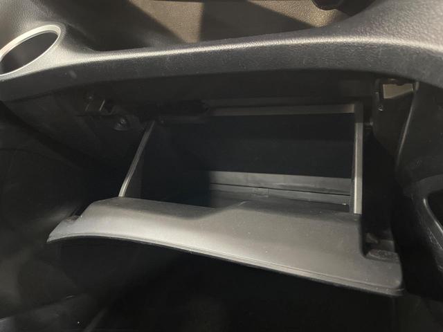 シエンタ G 純正ナビ バックカメラ 両側電動ドア セーフティセンス LEDヘッド オートライト オートハイビーム フロントフォグ スマートキー 革巻きステアリング ステアリングスイッチ(48枚目)