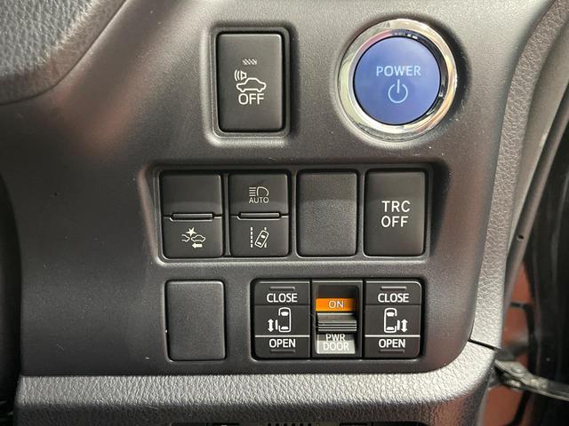 ヴォクシー ハイブリッドＺＳ　煌　ＴＲＤエアロ　両側電動ドア　純正ＳＤナビ　バックカメラ　セーフティセンス　禁煙車　ドラレコ　スマートキー　ＬＥＤヘッド　ＥＴＣ２．０　クルコン　オートハイビーム　車線逸脱警報　オートライト（4枚目）