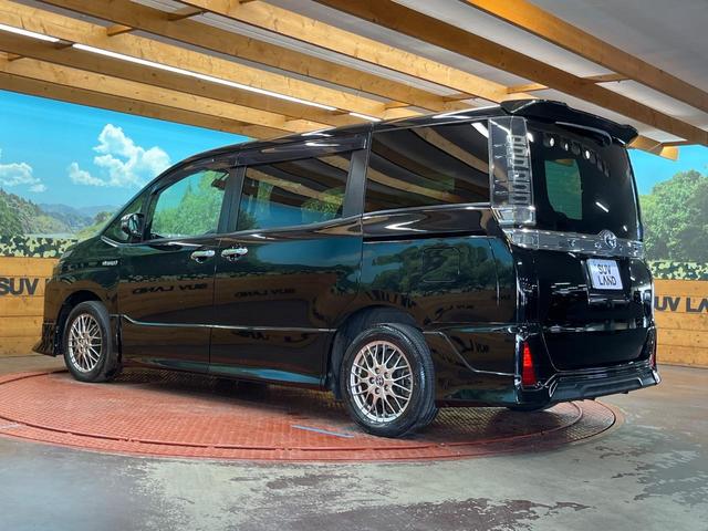 ヴォクシー ハイブリッドＺＳ　煌　ＴＲＤエアロ　両側電動ドア　純正ＳＤナビ　バックカメラ　セーフティセンス　禁煙車　ドラレコ　スマートキー　ＬＥＤヘッド　ＥＴＣ２．０　クルコン　オートハイビーム　車線逸脱警報　オートライト（26枚目）