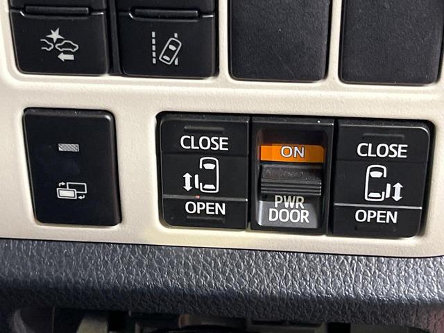 ノア Si ダブルバイビー 4WD 純正9型ナビ フリップダウンモニター バックカメラ 両側電動ドア ドライブレコーダー ETC クルーズコントロール LEDヘッド オートライト オートハイビーム 革巻きステアリング(4枚目)