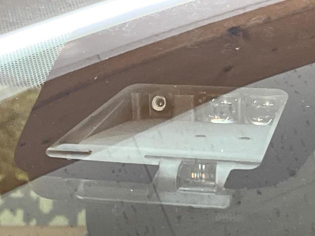 ノア Si ダブルバイビー 4WD 純正9型ナビ フリップダウンモニター バックカメラ 両側電動ドア ドライブレコーダー ETC クルーズコントロール LEDヘッド オートライト オートハイビーム 革巻きステアリング(7枚目)