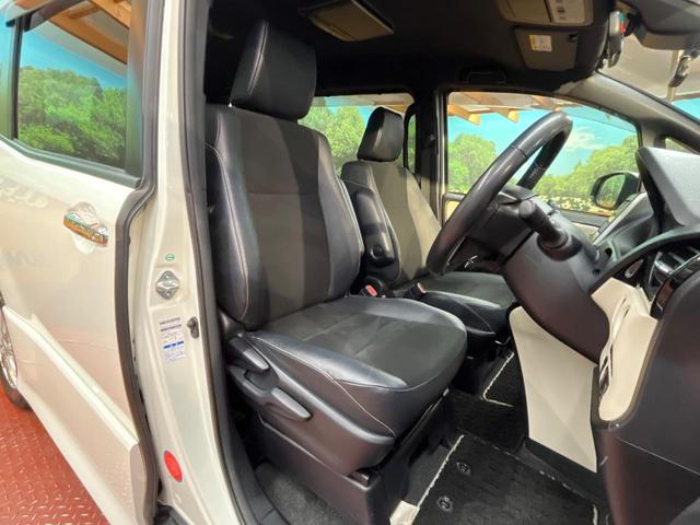 ノア Si ダブルバイビー 4WD 純正9型ナビ フリップダウンモニター バックカメラ 両側電動ドア ドライブレコーダー ETC クルーズコントロール LEDヘッド オートライト オートハイビーム 革巻きステアリング(8枚目)