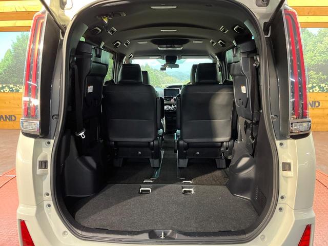 ノア Si ダブルバイビー 4WD 純正9型ナビ フリップダウンモニター バックカメラ 両側電動ドア ドライブレコーダー ETC クルーズコントロール LEDヘッド オートライト オートハイビーム 革巻きステアリング(11枚目)