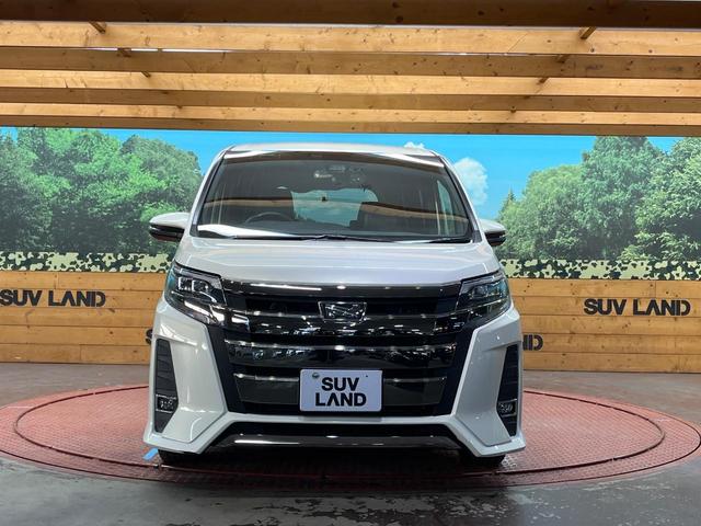 ノア Si ダブルバイビー 4WD 純正9型ナビ フリップダウンモニター バックカメラ 両側電動ドア ドライブレコーダー ETC クルーズコントロール LEDヘッド オートライト オートハイビーム 革巻きステアリング(15枚目)