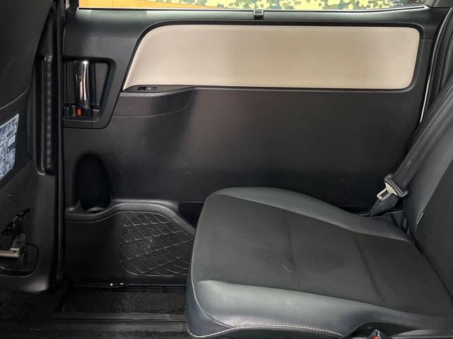 ノア Si ダブルバイビー 4WD 純正9型ナビ フリップダウンモニター バックカメラ 両側電動ドア ドライブレコーダー ETC クルーズコントロール LEDヘッド オートライト オートハイビーム 革巻きステアリング(58枚目)