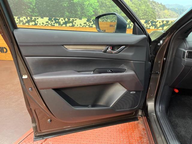 CX-5 XD エクスクルーシブモード 純正ナビ 後席モニター 全周囲カメラ BOSEサウンド スマートシティブレーキサポート レーダークルーズ 禁煙車 電動リアゲート レザーシート 全席シートヒーター 前席シートエアコン ドラレコ(64枚目)