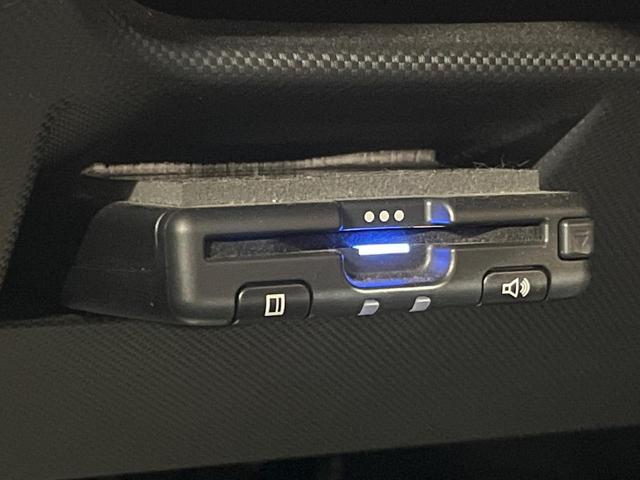 ロッキー プレミアム 4WD モデリスタ 純正9型ナビ パノラマモニター ETC 半革シート シートヒーター アダプティブクルーズ シーケンシャルウィンカー LEDヘッド ブラインドスポットモニター(7枚目)