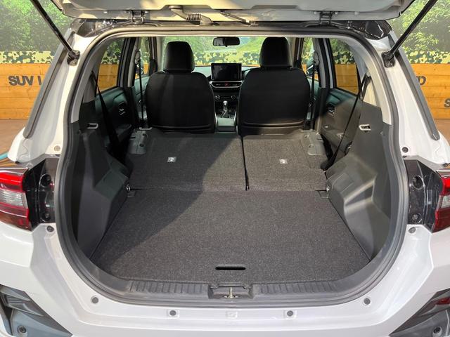 ロッキー プレミアム 4WD モデリスタ 純正9型ナビ パノラマモニター ETC 半革シート シートヒーター アダプティブクルーズ シーケンシャルウィンカー LEDヘッド ブラインドスポットモニター(10枚目)