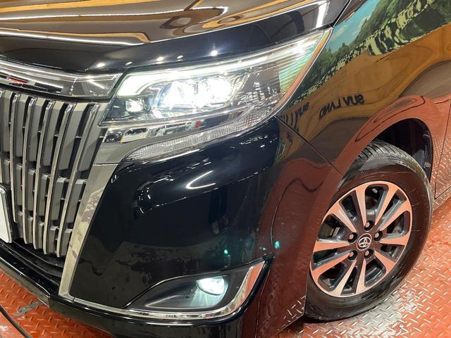 【ＬＥＤヘッドライト】悪天候や夜間走行時も良好な視界を確保し安心して運転できる高輝度ＬＥＤヘッドライトを装備！点灯速度が早く、消費電力も抑えられています。