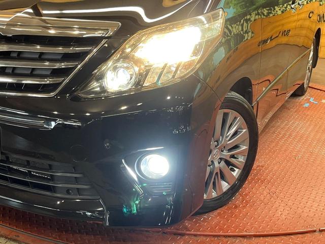 【ＨＩＤヘッドライト】非常に明るく前方を照らしてくれるので、悪天候や夜間の走行時も視界良好で安心してお乗りいただけます。