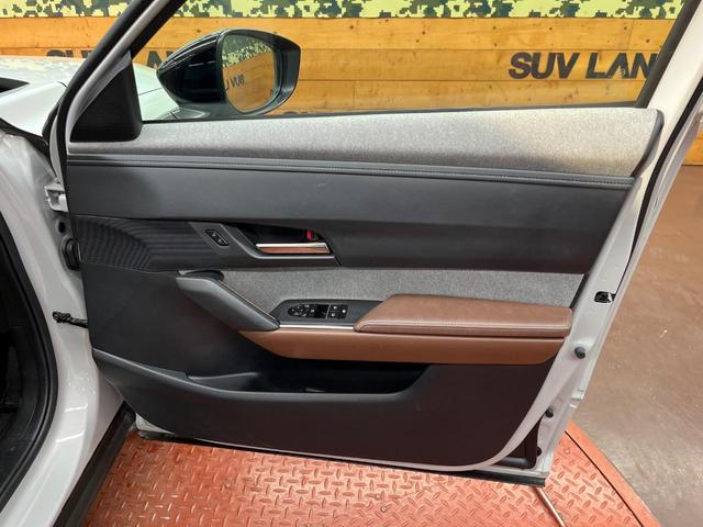 MX-30 ベースグレード ブラウン内装 8.8型マツダコネクト 360°ビューモニター ETC 半革シート シートヒーター ヘッドアップディスプレイ レーダークルーズ シートメモリー付パワーシート(42枚目)