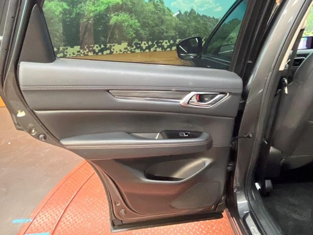 ＣＸ－５ ＸＤ　Ｌパッケージ　４ＷＤ　ディーゼル　純正ナビ　バックカメラ　ＢＯＳＥサウンド　スマートブレーキサポート　レーダークルーズ　禁煙車　パワーバックドア　本革黒シート　全席シートヒーター　ＥＴＣ（64枚目）