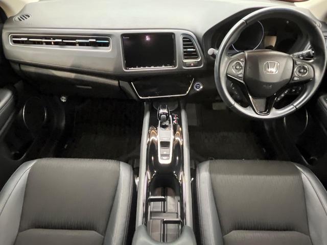 ヴェゼル ハイブリッドＺ・ホンダセンシング　４ＷＤ　純正ナビ　バックカメラ　寒冷地仕様　ホンダセンシング　レーダークルーズ　禁煙車　ハーフレザーシート　シートヒーター　コーナーセンサー　ＬＥＤヘッド　ビルトインＥＴＣ　純正１７インチアルミ（2枚目）