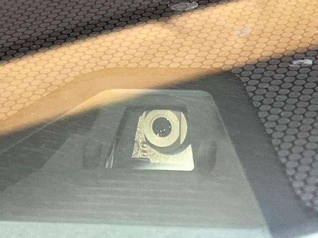 ヴェゼル ハイブリッドＺ・ホンダセンシング　４ＷＤ　純正ナビ　バックカメラ　寒冷地仕様　ホンダセンシング　レーダークルーズ　禁煙車　ハーフレザーシート　シートヒーター　コーナーセンサー　ＬＥＤヘッド　ビルトインＥＴＣ　純正１７インチアルミ（5枚目）