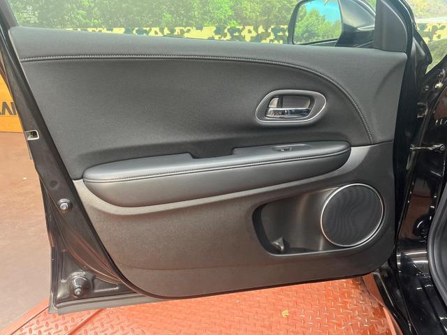 ヴェゼル ハイブリッドＺ・ホンダセンシング　４ＷＤ　純正ナビ　バックカメラ　寒冷地仕様　ホンダセンシング　レーダークルーズ　禁煙車　ハーフレザーシート　シートヒーター　コーナーセンサー　ＬＥＤヘッド　ビルトインＥＴＣ　純正１７インチアルミ（49枚目）